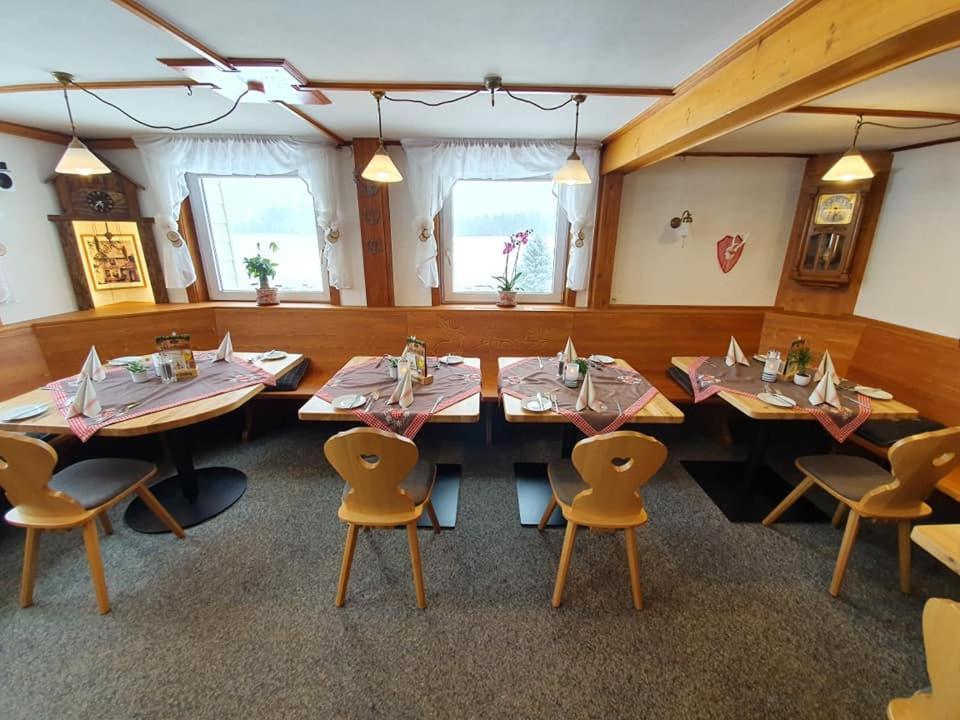 Gasthaus Zum Hirschen Furtwangen Exterior foto
