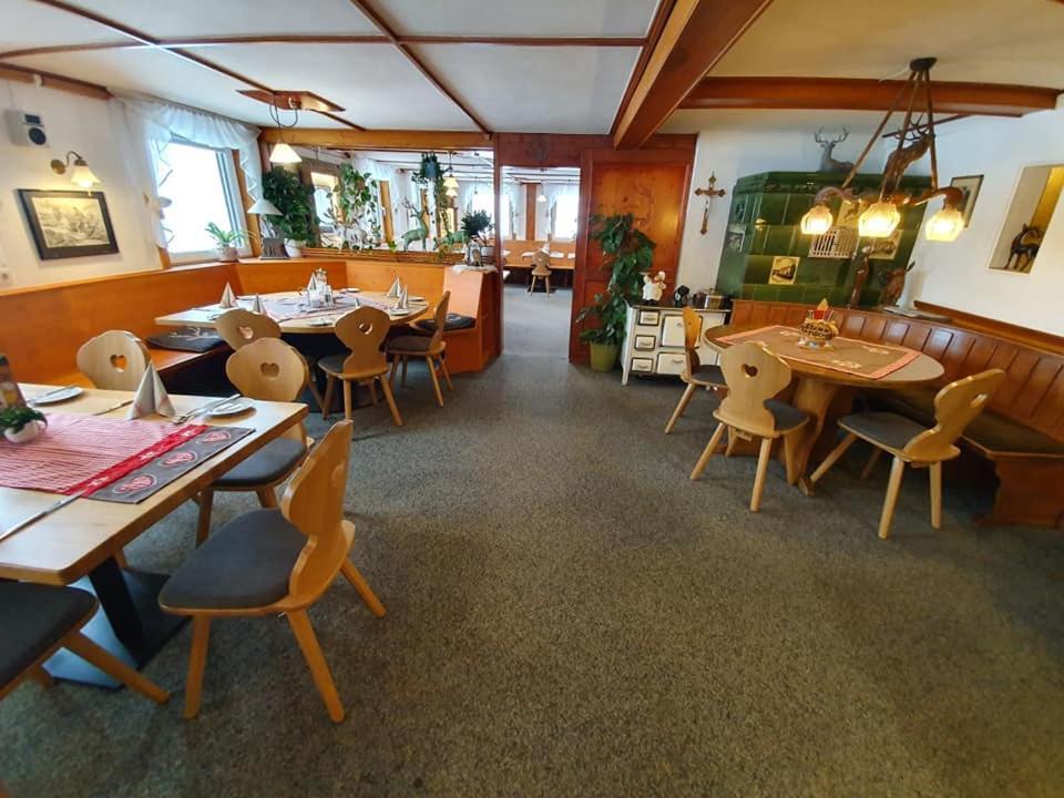 Gasthaus Zum Hirschen Furtwangen Exterior foto